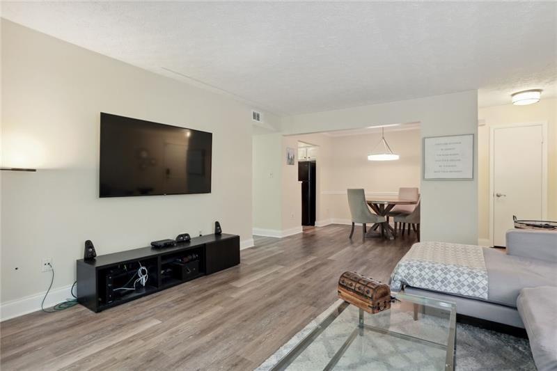 5145 Roswell Road Unit 2/45, Sandy Springs, Georgia 30342, 2 Bedrooms Bedrooms, ,1 BathroomBathrooms,Residential,Sold,5145 Roswell Road Unit 2/45,7279297