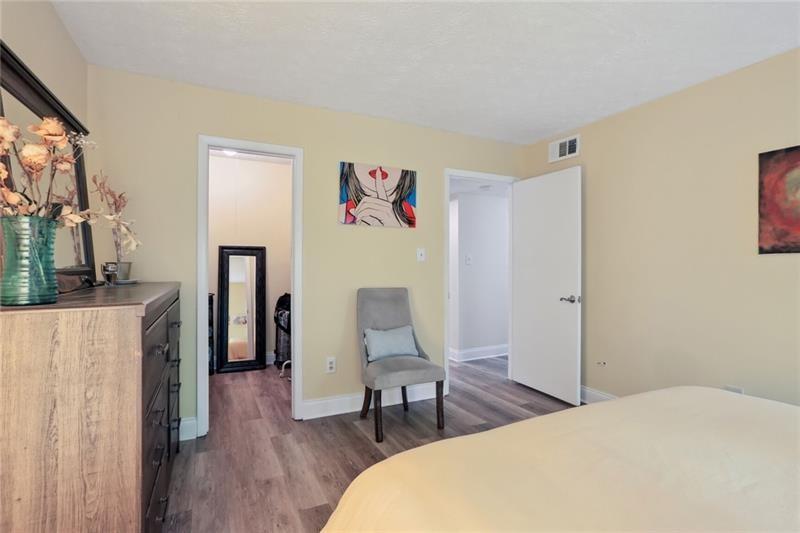 5145 Roswell Road Unit 2/45, Sandy Springs, Georgia 30342, 2 Bedrooms Bedrooms, ,1 BathroomBathrooms,Residential,Sold,5145 Roswell Road Unit 2/45,7279297