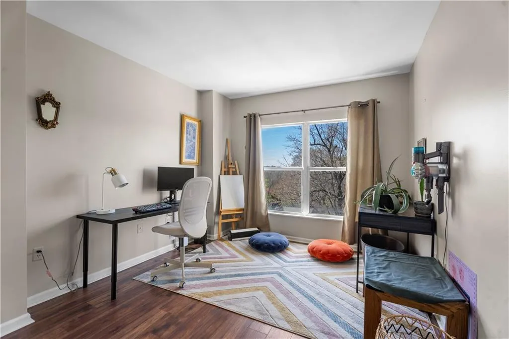 1 Biscayne Drive Nw Unit 211, Atlanta, Georgia 30309, 2 Bedrooms Bedrooms, ,2 BathroomsBathrooms,Residential,For Sale,1 Biscayne Drive Nw Unit 211,7627669