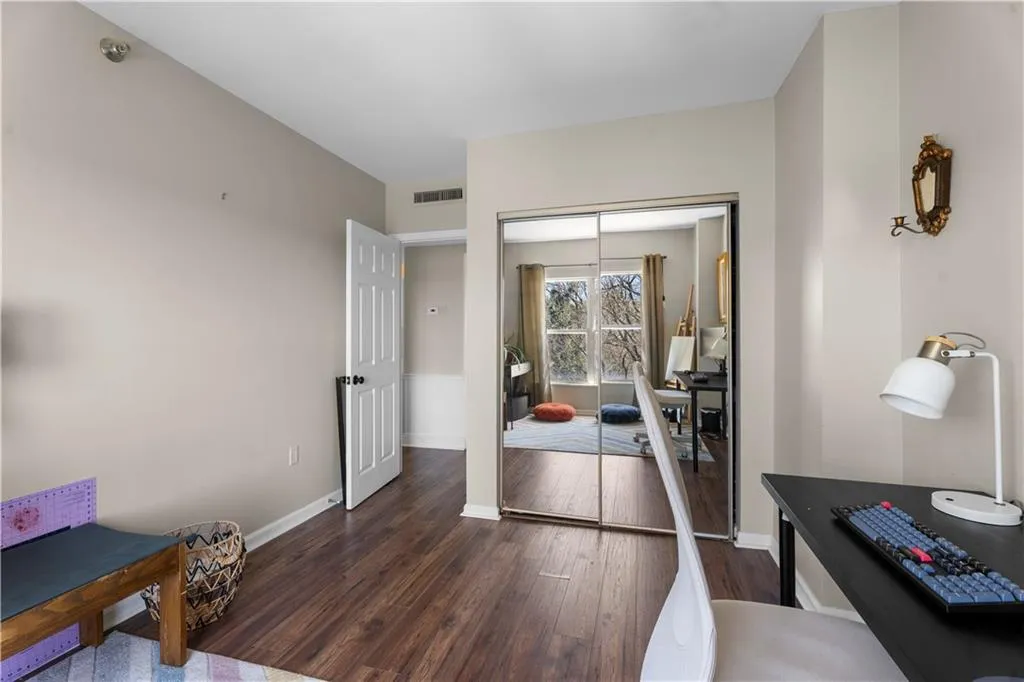 1 Biscayne Drive Nw Unit 211, Atlanta, Georgia 30309, 2 Bedrooms Bedrooms, ,2 BathroomsBathrooms,Residential,For Sale,1 Biscayne Drive Nw Unit 211,7627669