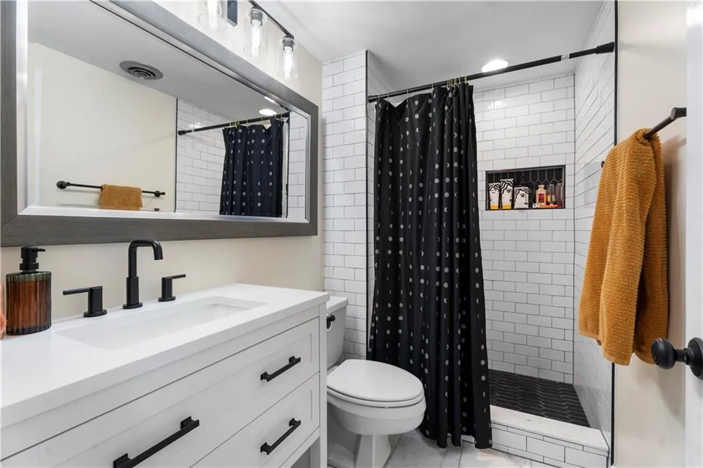 Fully remodeled bath #2!