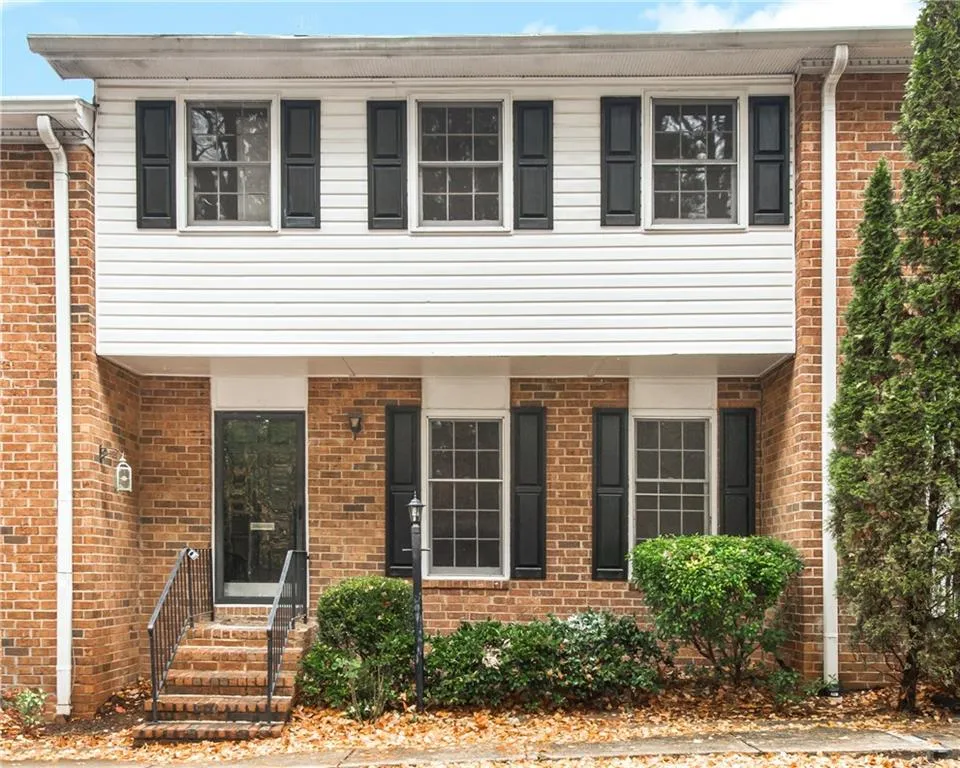 6520 Roswell Road Unit 51, Sandy Springs, Georgia 30328, 3 Bedrooms Bedrooms, ,2 BathroomsBathrooms,Residential,Sold,6520 Roswell Road Unit 51,5752807