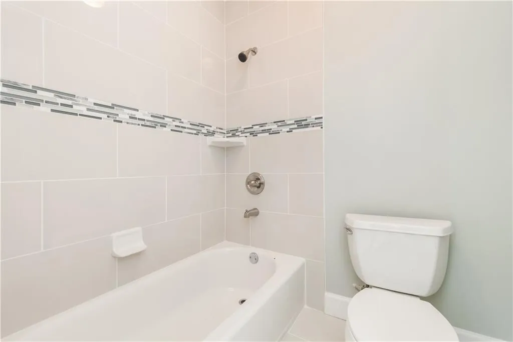 6520 Roswell Road Unit 51, Sandy Springs, Georgia 30328, 3 Bedrooms Bedrooms, ,2 BathroomsBathrooms,Residential,Sold,6520 Roswell Road Unit 51,5752807