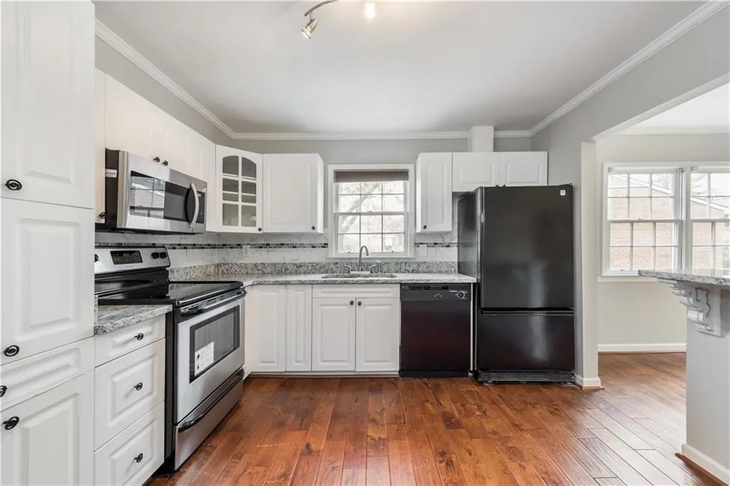 6520 Roswell Road Unit 51, Sandy Springs, Georgia 30328, 3 Bedrooms Bedrooms, ,2 BathroomsBathrooms,Residential,Sold,6520 Roswell Road Unit 51,5752807