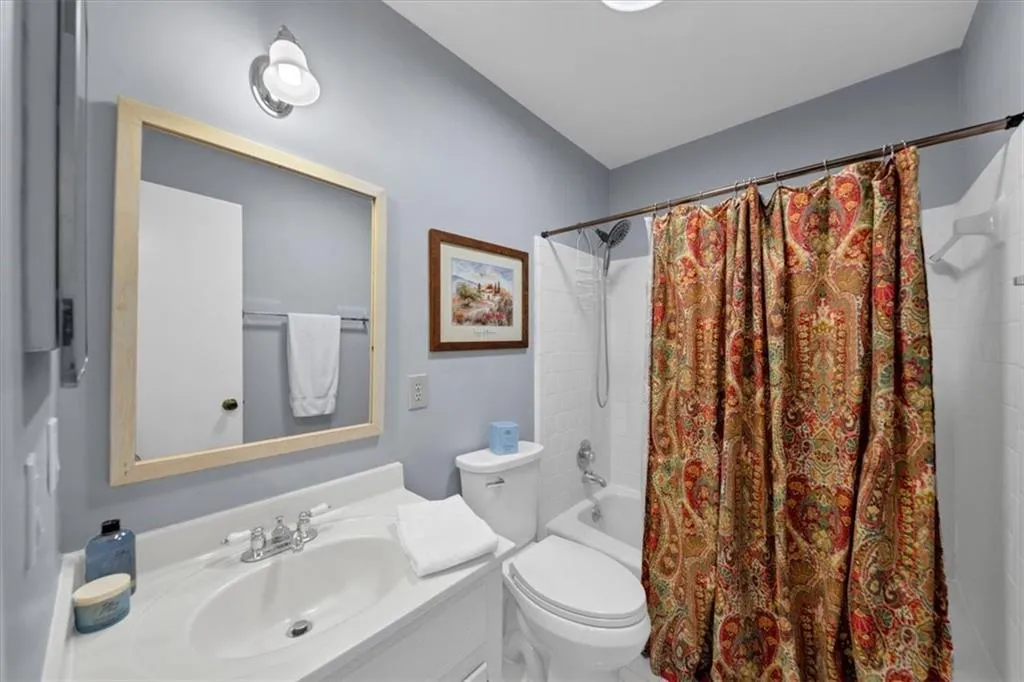 250 Triumph Drive Nw, Atlanta, Georgia 30327, 2 Bedrooms Bedrooms, ,2 BathroomsBathrooms,Residential,For Sale,250 Triumph Drive Nw,7638373
