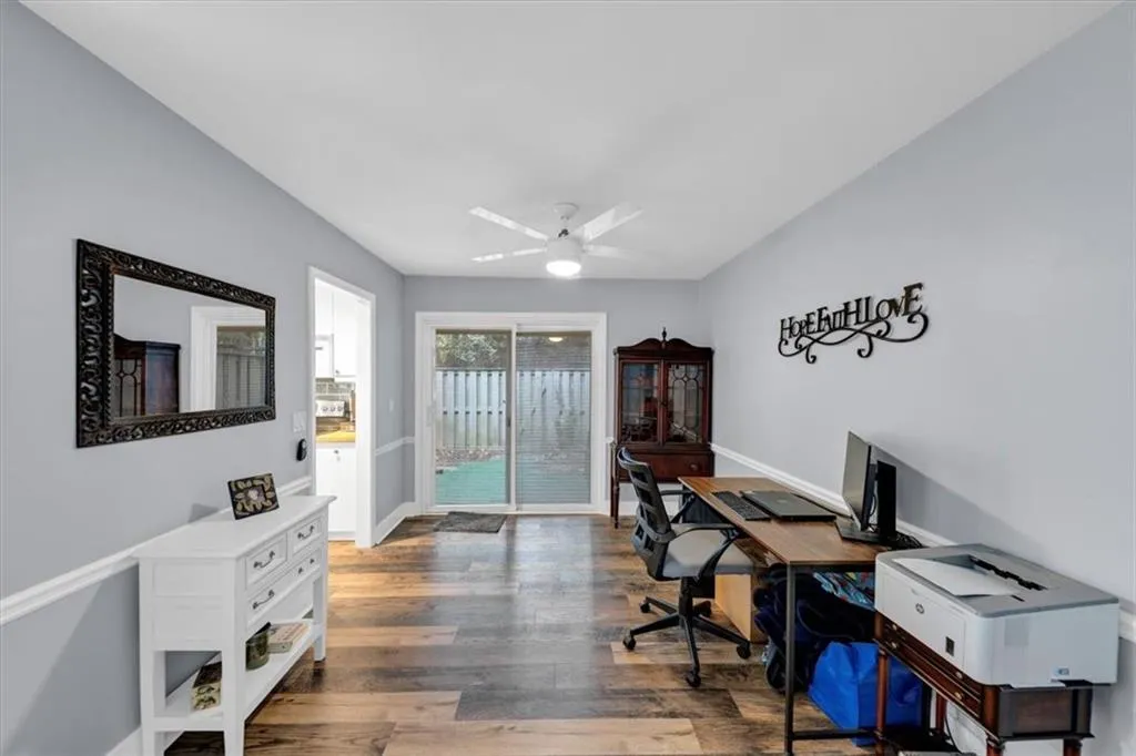 250 Triumph Drive Nw, Atlanta, Georgia 30327, 2 Bedrooms Bedrooms, ,2 BathroomsBathrooms,Residential,For Sale,250 Triumph Drive Nw,7638373