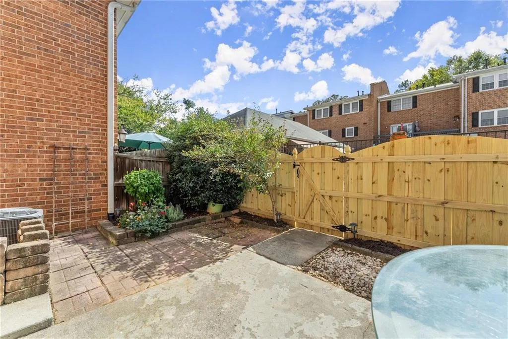 6520 Roswell Road Unit 106, Atlanta, Georgia 30328, 2 Bedrooms Bedrooms, ,1 BathroomBathrooms,Residential,Sold,6520 Roswell Road Unit 106,7503194 6520 Roswell Road Unit 106, Atlanta, Georgia 30328, 2 Bedrooms Bedrooms, ,1 BathroomBathrooms,Residential,Sold,6520 Roswell Road Unit 106,7503194