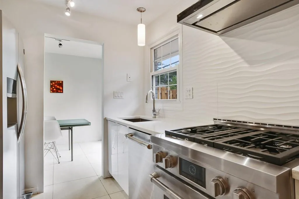 136 Peachtree Memorial Drive Unit Va-1, Atlanta, Georgia 30309, 2 Bedrooms Bedrooms, ,1 BathroomBathrooms,Residential,Sold,136 Peachtree Memorial Drive Unit Va-1,5860219
