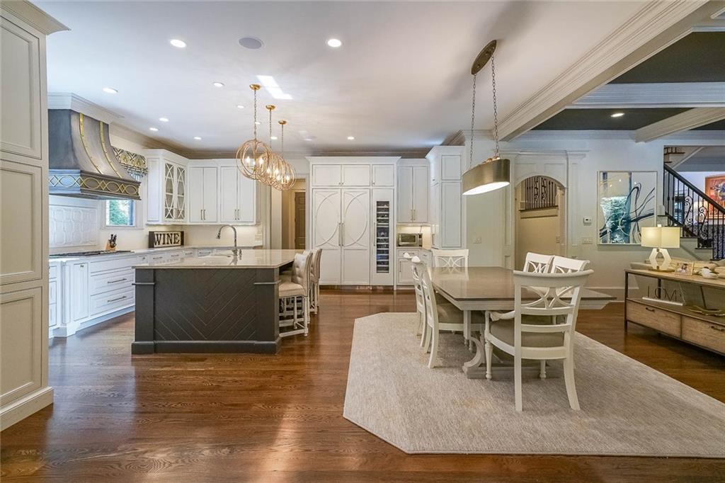 609 Carriage Drive, Atlanta, Georgia 30328, 6 Bedrooms Bedrooms, ,6 BathroomsBathrooms,Residential,Sold,609 Carriage Drive,7299038