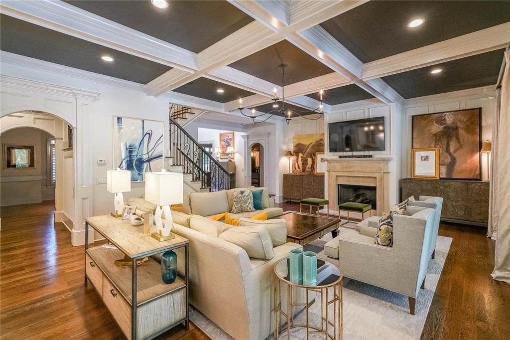 609 Carriage Drive, Atlanta, Georgia 30328, 6 Bedrooms Bedrooms, ,6 BathroomsBathrooms,Residential,Sold,609 Carriage Drive,7299038