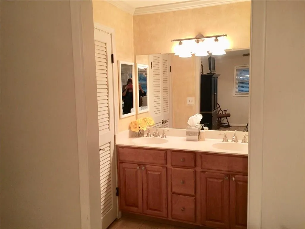 5910 Kayron Drive, Sandy Springs, Georgia 30328, 4 Bedrooms Bedrooms, ,2 BathroomsBathrooms,Residential,Sold,5910 Kayron Drive,5838145