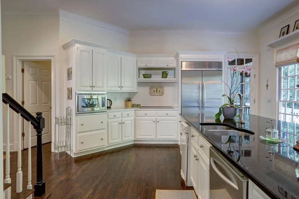 330 Old Powers Lane, Atlanta, Georgia 30327, 5 Bedrooms Bedrooms, ,5 BathroomsBathrooms,Residential,Sold,330 Old Powers Lane,6727202