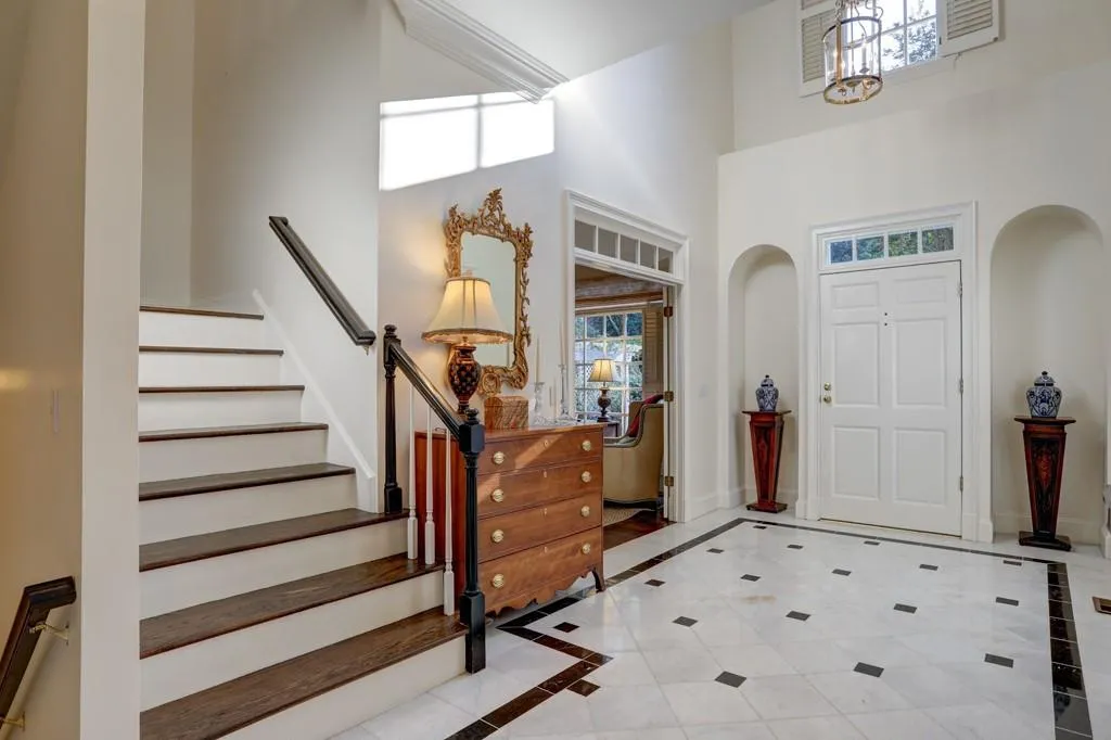 330 Old Powers Lane, Atlanta, Georgia 30327, 5 Bedrooms Bedrooms, ,5 BathroomsBathrooms,Residential,Sold,330 Old Powers Lane,6727202