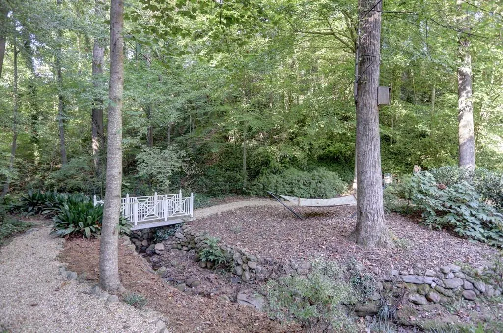 330 Old Powers Lane, Atlanta, Georgia 30327, 5 Bedrooms Bedrooms, ,5 BathroomsBathrooms,Residential,Sold,330 Old Powers Lane,6727202