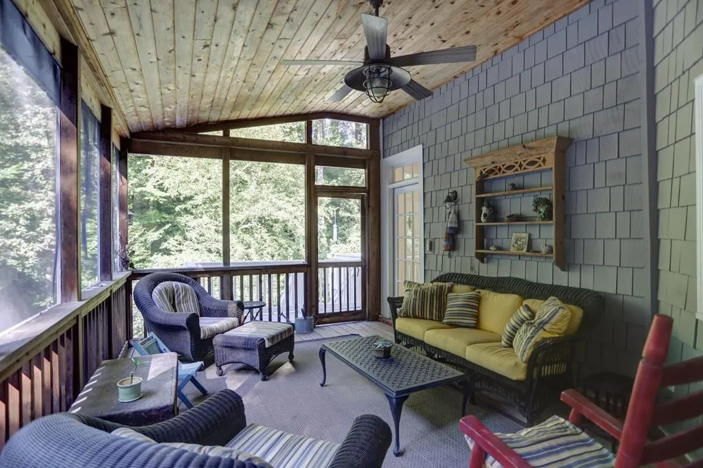 330 Old Powers Lane, Atlanta, Georgia 30327, 5 Bedrooms Bedrooms, ,5 BathroomsBathrooms,Residential,Sold,330 Old Powers Lane,6727202