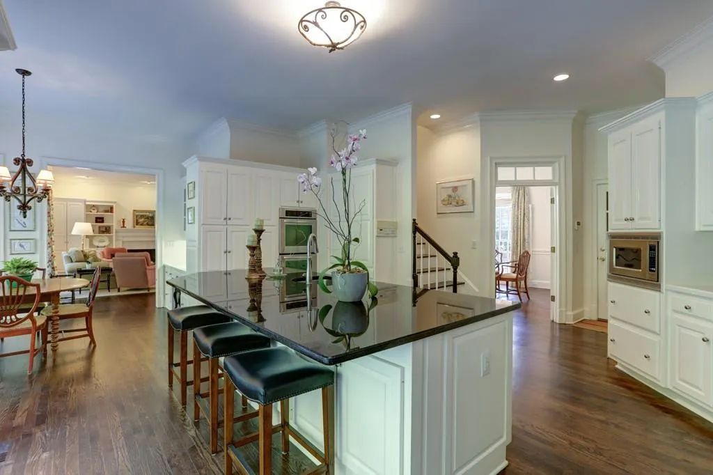 330 Old Powers Lane, Atlanta, Georgia 30327, 5 Bedrooms Bedrooms, ,5 BathroomsBathrooms,Residential,Sold,330 Old Powers Lane,6727202