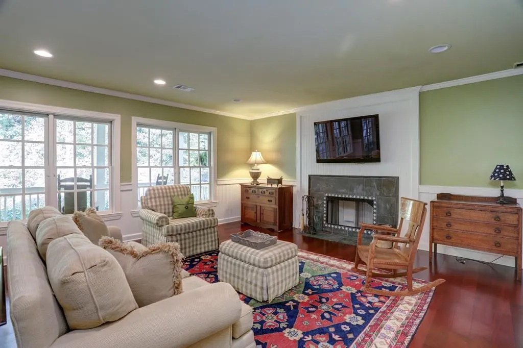 330 Old Powers Lane, Atlanta, Georgia 30327, 5 Bedrooms Bedrooms, ,5 BathroomsBathrooms,Residential,Sold,330 Old Powers Lane,6727202