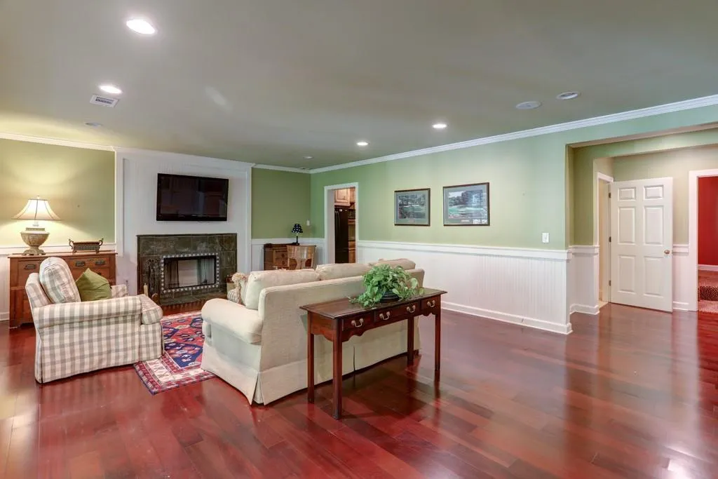 330 Old Powers Lane, Atlanta, Georgia 30327, 5 Bedrooms Bedrooms, ,5 BathroomsBathrooms,Residential,Sold,330 Old Powers Lane,6727202