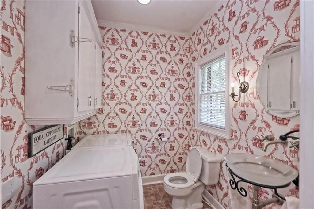 8915 Huntcliff Lake Court, Atlanta, Georgia 30350, 5 Bedrooms Bedrooms, ,4 BathroomsBathrooms,Residential,Sold,8915 Huntcliff Lake Court,6559480