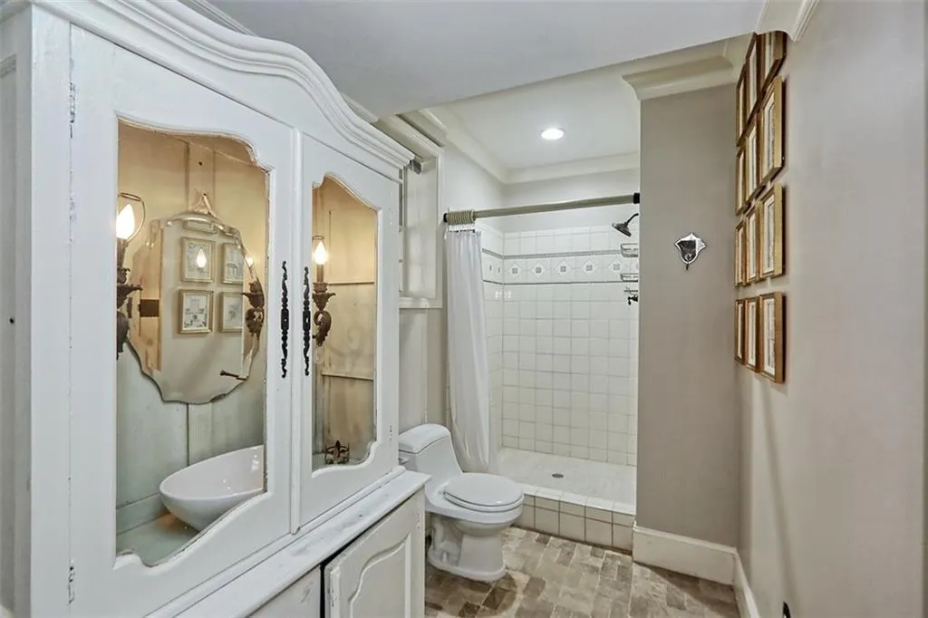 8915 Huntcliff Lake Court, Atlanta, Georgia 30350, 5 Bedrooms Bedrooms, ,4 BathroomsBathrooms,Residential,Sold,8915 Huntcliff Lake Court,6559480