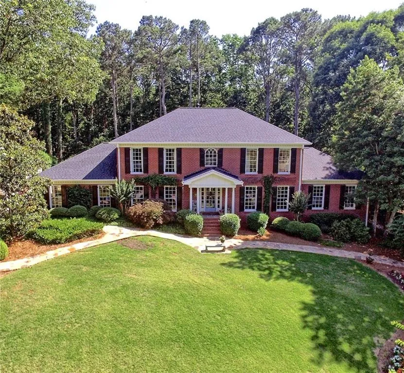 8915 Huntcliff Lake Court, Atlanta, Georgia 30350, 5 Bedrooms Bedrooms, ,4 BathroomsBathrooms,Residential,Sold,8915 Huntcliff Lake Court,6559480