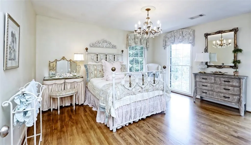 8915 Huntcliff Lake Court, Atlanta, Georgia 30350, 5 Bedrooms Bedrooms, ,4 BathroomsBathrooms,Residential,Sold,8915 Huntcliff Lake Court,6559480