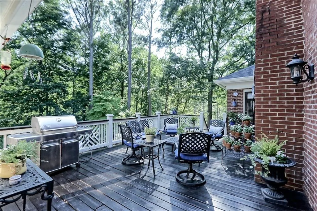 8915 Huntcliff Lake Court, Atlanta, Georgia 30350, 5 Bedrooms Bedrooms, ,4 BathroomsBathrooms,Residential,Sold,8915 Huntcliff Lake Court,6559480