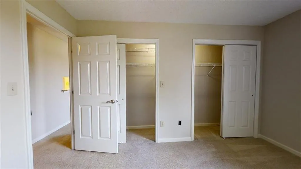 300 Johnson Ferry Road Ne Unit B401, Sandy Springs, Georgia 30328, 1 Bedroom Bedrooms, ,1 BathroomBathrooms,Residential,Sold,300 Johnson Ferry Road Ne Unit B401,7095950