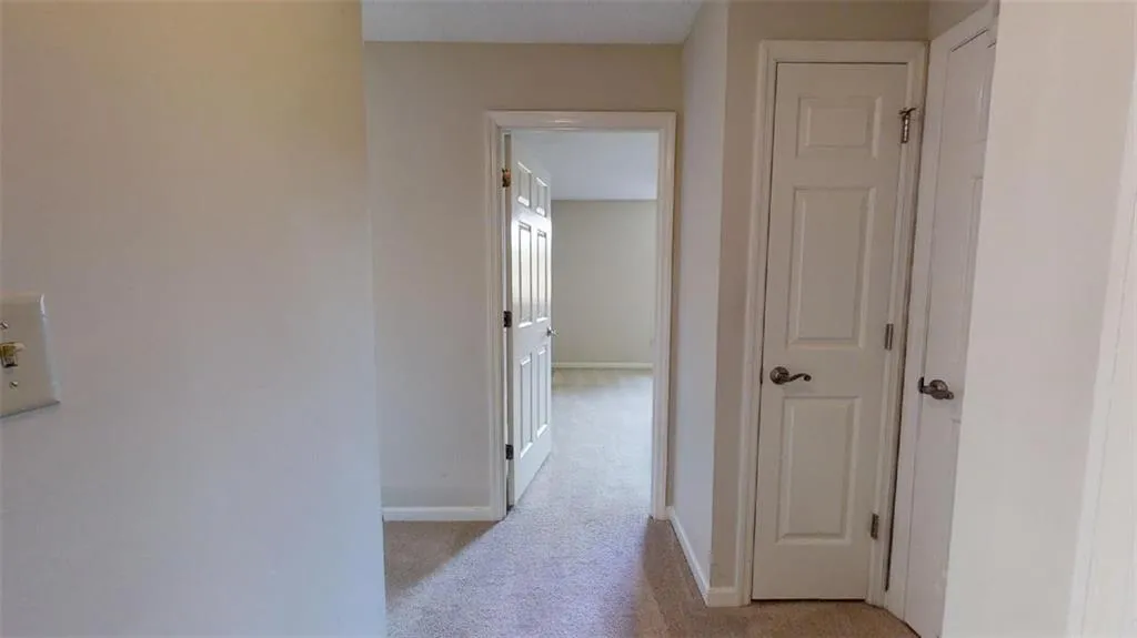 300 Johnson Ferry Road Ne Unit B401, Sandy Springs, Georgia 30328, 1 Bedroom Bedrooms, ,1 BathroomBathrooms,Residential,Sold,300 Johnson Ferry Road Ne Unit B401,7095950