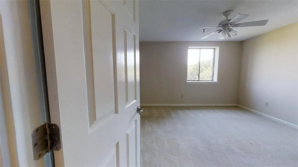 300 Johnson Ferry Road Ne Unit B401, Sandy Springs, Georgia 30328, 1 Bedroom Bedrooms, ,1 BathroomBathrooms,Residential,Sold,300 Johnson Ferry Road Ne Unit B401,7095950