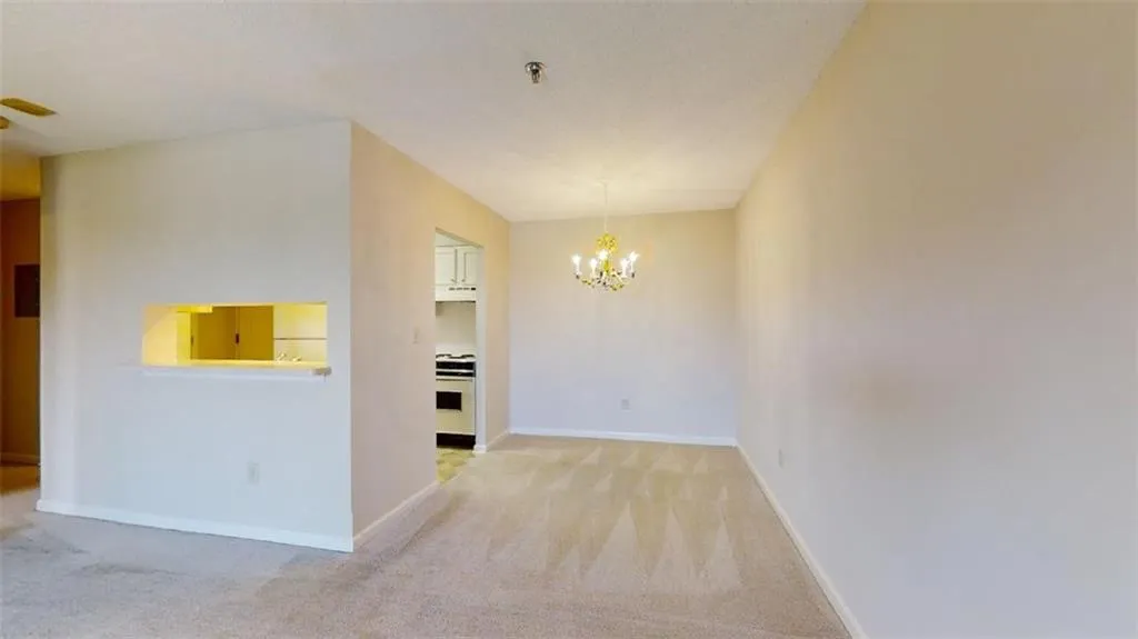300 Johnson Ferry Road Ne Unit B401, Sandy Springs, Georgia 30328, 1 Bedroom Bedrooms, ,1 BathroomBathrooms,Residential,Sold,300 Johnson Ferry Road Ne Unit B401,7095950
