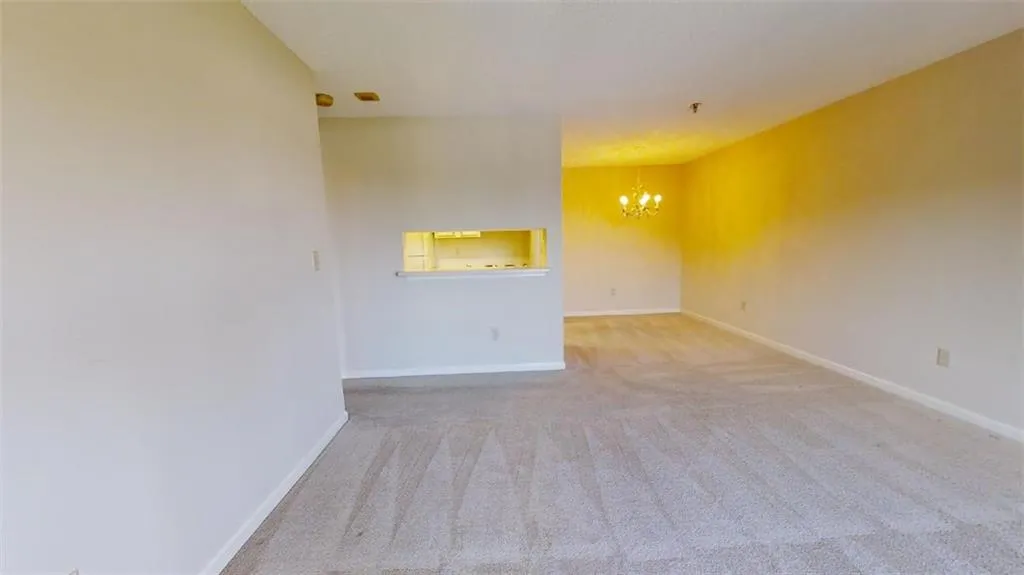 300 Johnson Ferry Road Ne Unit B401, Sandy Springs, Georgia 30328, 1 Bedroom Bedrooms, ,1 BathroomBathrooms,Residential,Sold,300 Johnson Ferry Road Ne Unit B401,7095950