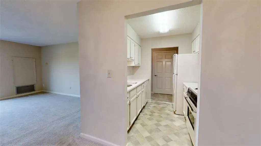 300 Johnson Ferry Road Ne Unit B401, Sandy Springs, Georgia 30328, 1 Bedroom Bedrooms, ,1 BathroomBathrooms,Residential,Sold,300 Johnson Ferry Road Ne Unit B401,7095950