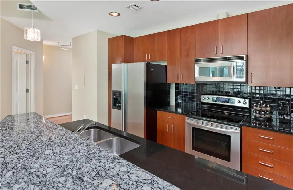 943 Peachtree Street Ne Unit 1711, Atlanta, Georgia 30309, 2 Bedrooms Bedrooms, ,2 BathroomsBathrooms,Residential,Sold,943 Peachtree Street Ne Unit 1711,5867284