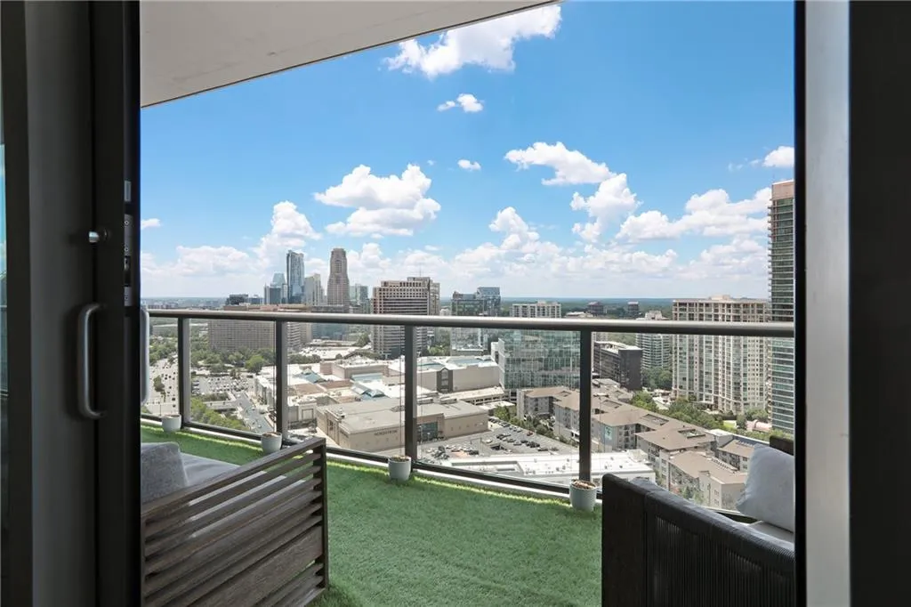 3630 Peachtree Road Ne Unit 2005, Atlanta, Georgia 30326, 2 Bedrooms Bedrooms, ,2 BathroomsBathrooms,Residential,For Sale,3630 Peachtree Road Ne Unit 2005,7631748
