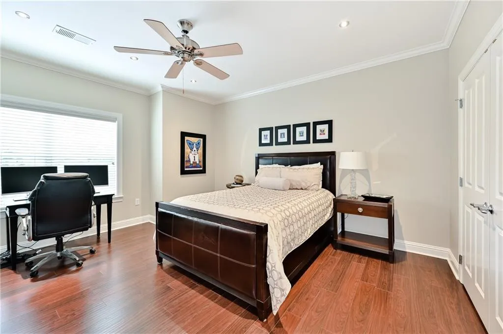 5409 Glenridge Cove Unit 201, Atlanta, Georgia 30342, 3 Bedrooms Bedrooms, ,3 BathroomsBathrooms,Residential,Sold,5409 Glenridge Cove Unit 201,6743790
