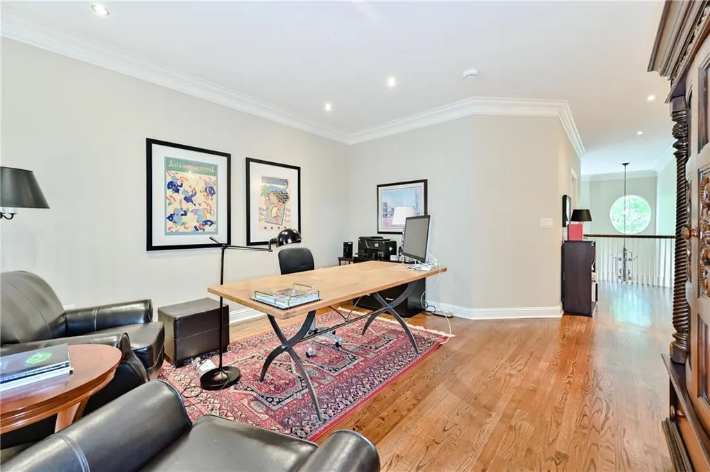 5409 Glenridge Cove Unit 201, Atlanta, Georgia 30342, 3 Bedrooms Bedrooms, ,3 BathroomsBathrooms,Residential,Sold,5409 Glenridge Cove Unit 201,6743790