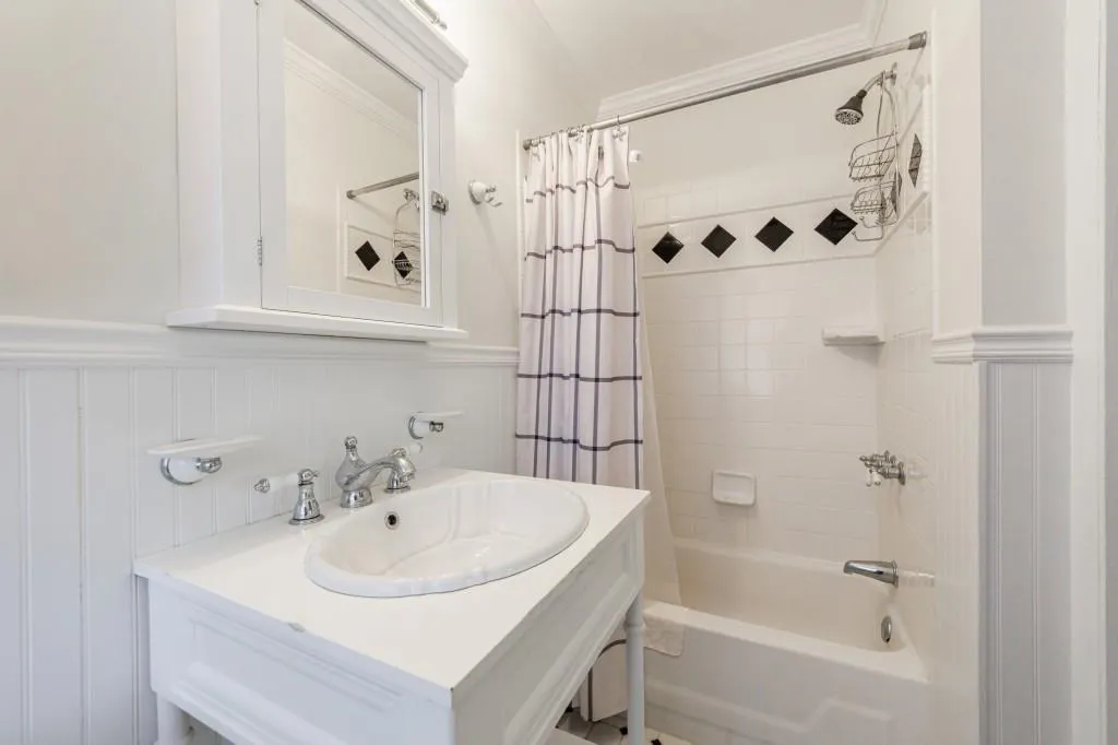 Updated primary bath with ceramic tile