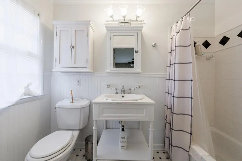 Updated primary bath with ceramic tile