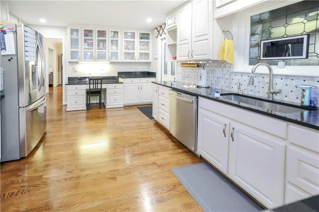 5735 Riverwood Drive, Atlanta, Georgia 30328, 4 Bedrooms Bedrooms, ,3 BathroomsBathrooms,Residential,For Sale,5735 Riverwood Drive,7703460