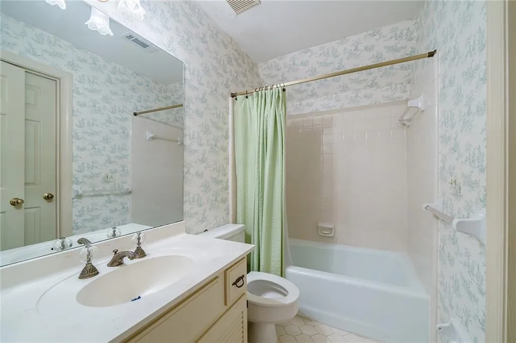 5330 N Powers Ferry Road, Sandy Springs, Georgia 30327, 5 Bedrooms Bedrooms, ,4 BathroomsBathrooms,Residential,Sold,5330 N Powers Ferry Road,7180954