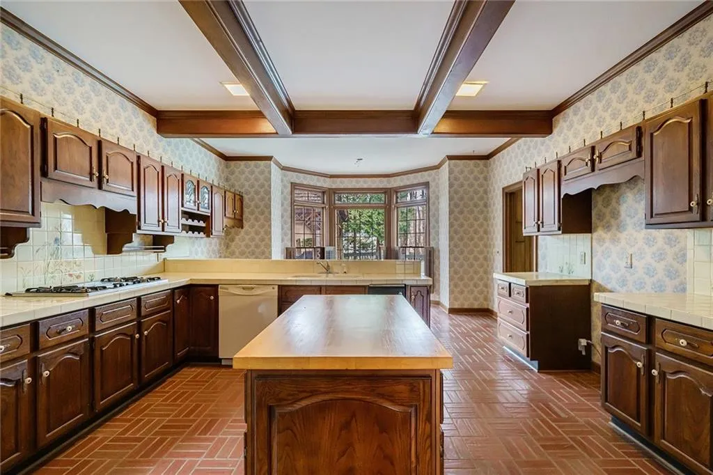 5330 N Powers Ferry Road, Sandy Springs, Georgia 30327, 5 Bedrooms Bedrooms, ,4 BathroomsBathrooms,Residential,Sold,5330 N Powers Ferry Road,7180954