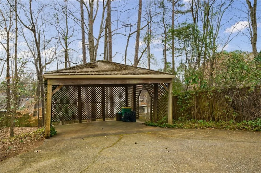 5330 N Powers Ferry Road, Sandy Springs, Georgia 30327, 5 Bedrooms Bedrooms, ,4 BathroomsBathrooms,Residential,Sold,5330 N Powers Ferry Road,7180954