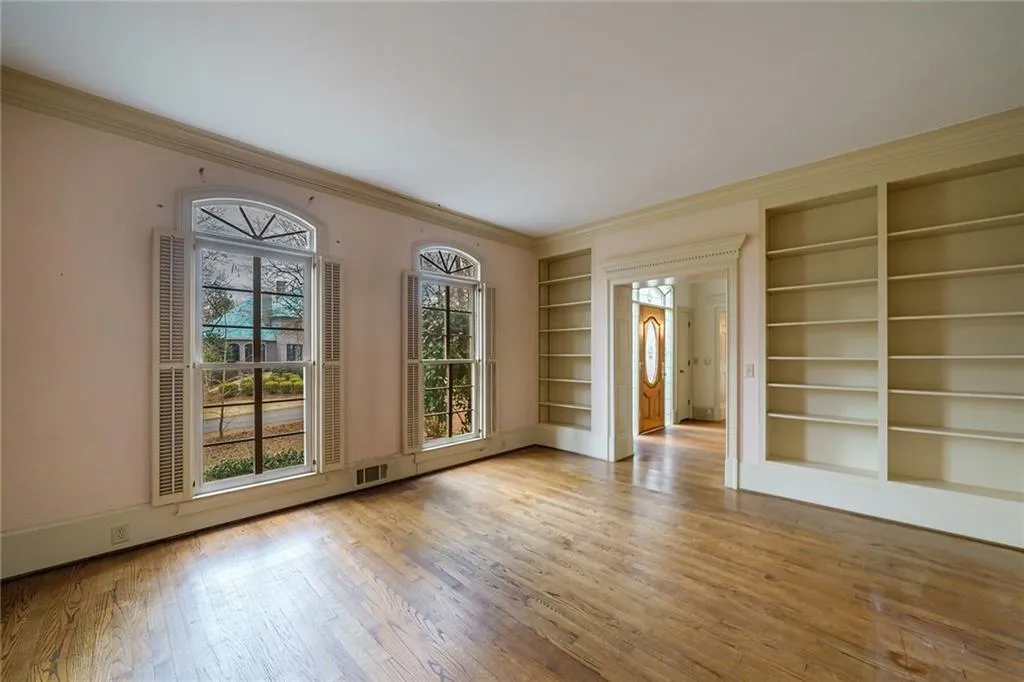 5330 N Powers Ferry Road, Sandy Springs, Georgia 30327, 5 Bedrooms Bedrooms, ,4 BathroomsBathrooms,Residential,Sold,5330 N Powers Ferry Road,7180954