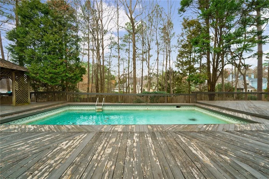 5330 N Powers Ferry Road, Sandy Springs, Georgia 30327, 5 Bedrooms Bedrooms, ,4 BathroomsBathrooms,Residential,Sold,5330 N Powers Ferry Road,7180954