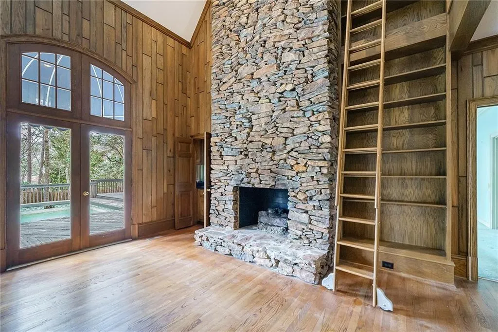 5330 N Powers Ferry Road, Sandy Springs, Georgia 30327, 5 Bedrooms Bedrooms, ,4 BathroomsBathrooms,Residential,Sold,5330 N Powers Ferry Road,7180954
