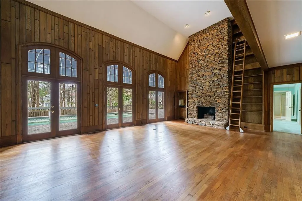 5330 N Powers Ferry Road, Sandy Springs, Georgia 30327, 5 Bedrooms Bedrooms, ,4 BathroomsBathrooms,Residential,Sold,5330 N Powers Ferry Road,7180954