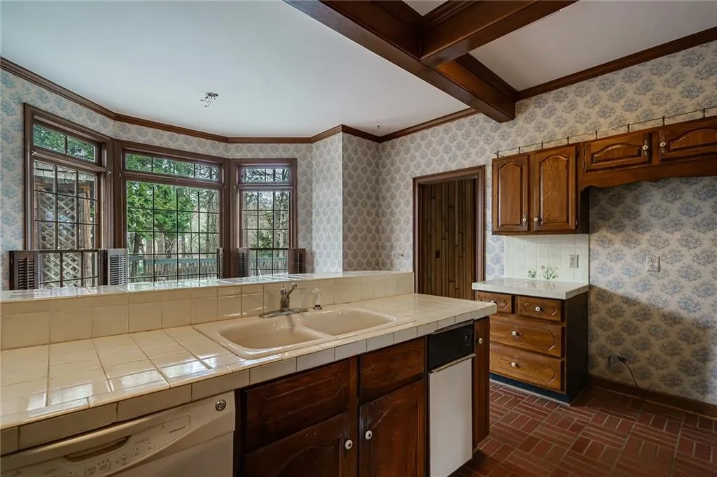 5330 N Powers Ferry Road, Sandy Springs, Georgia 30327, 5 Bedrooms Bedrooms, ,4 BathroomsBathrooms,Residential,Sold,5330 N Powers Ferry Road,7180954