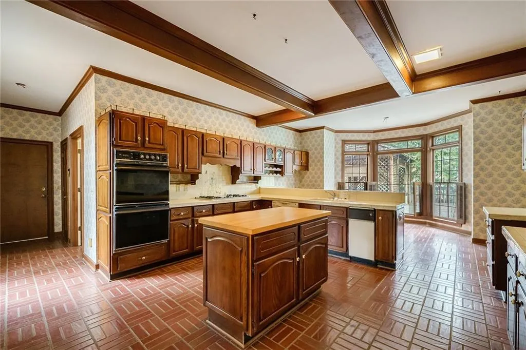 5330 N Powers Ferry Road, Sandy Springs, Georgia 30327, 5 Bedrooms Bedrooms, ,4 BathroomsBathrooms,Residential,Sold,5330 N Powers Ferry Road,7180954