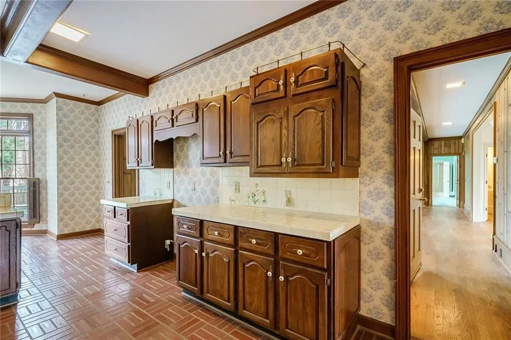 5330 N Powers Ferry Road, Sandy Springs, Georgia 30327, 5 Bedrooms Bedrooms, ,4 BathroomsBathrooms,Residential,Sold,5330 N Powers Ferry Road,7180954